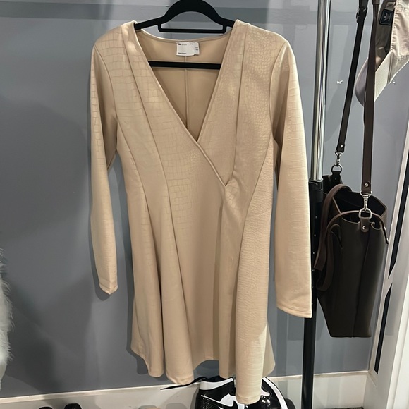 Cream long sleeve ASOS dress - Picture 1 of 2